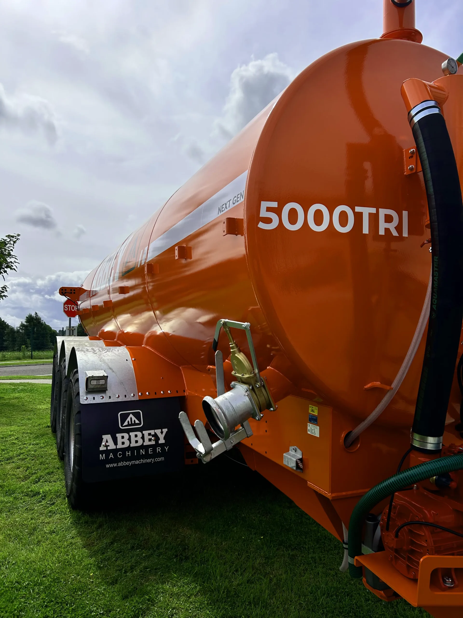 Abbey Machinery Tridem Tanker 5000TRI extreme close-up