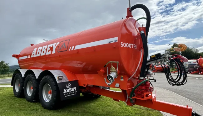 Abbey Machinery Tridem Tanker 5000TRI side view